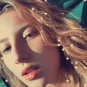 Meet your Posher, Mika